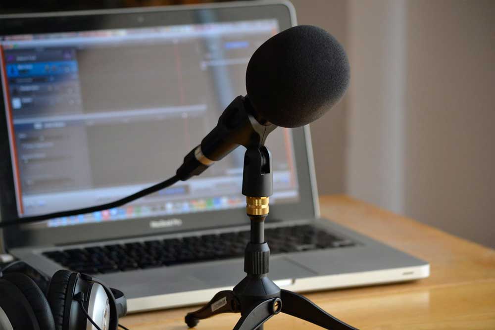 Cómo grabar un podcast con una laptop. Las mejores laptops para hacer podcast: guía para crear contenido de audio